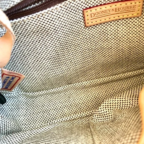 Sold Dooney & Bourke Shoulder Bag in Cream Tan Canvas Leather Signature Logo Y2K - Picture 6 of 7